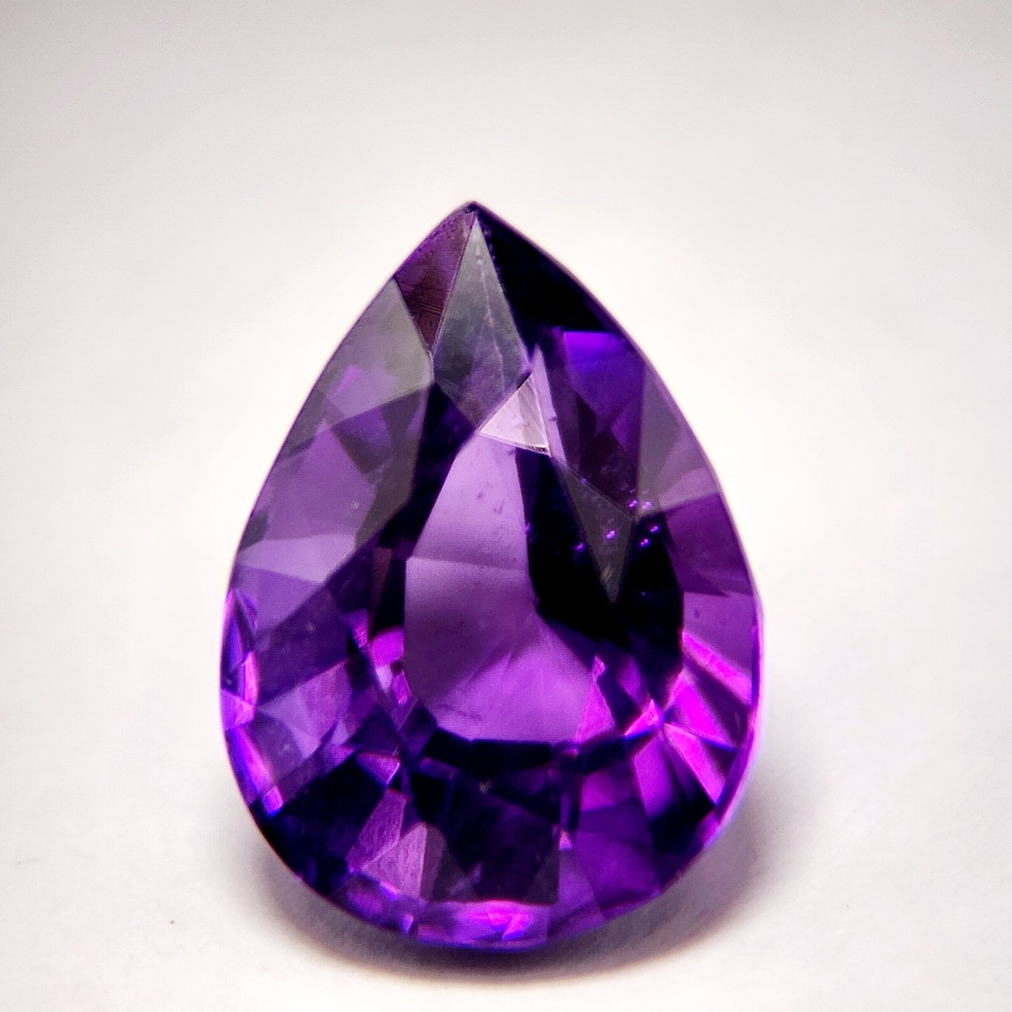 Amethyst - Fine step Cut | 4.93 Carat