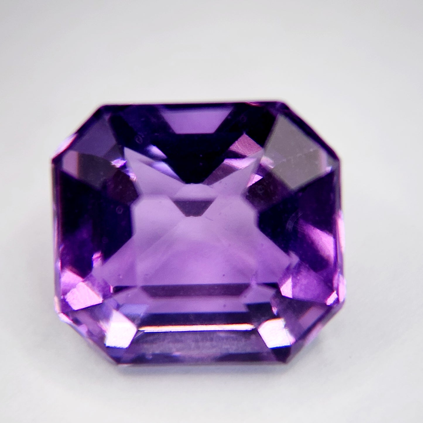 Amethyst - Fine step Cut | 3.54 Carat