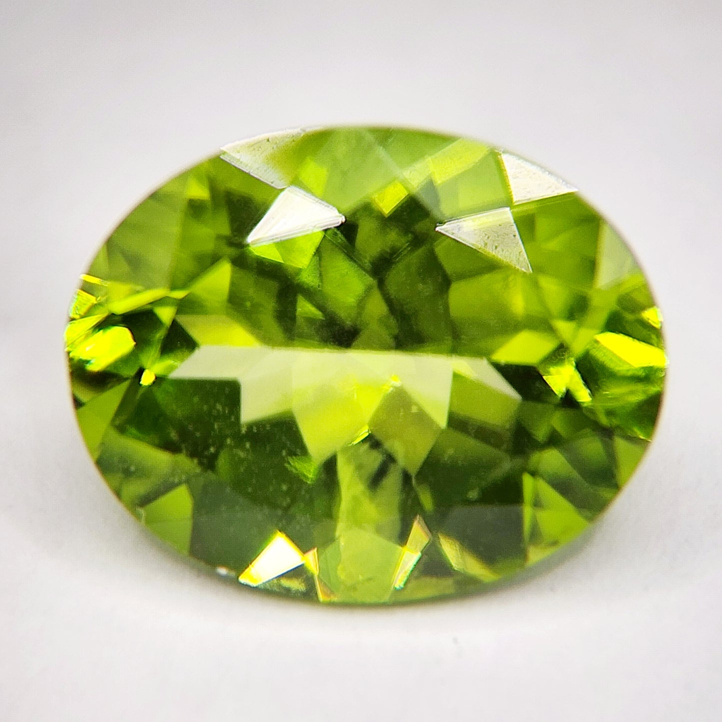 Peridot - Brilliant Cut | 3.67 Carat