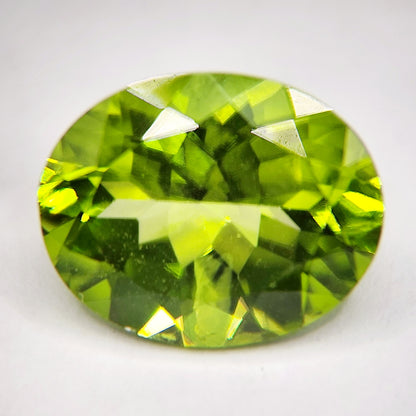 Peridot - Brilliant Cut | 3.67 Carat