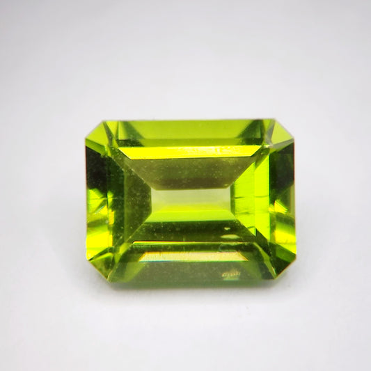Peridot - Emerald Cut | 2.65 Carat