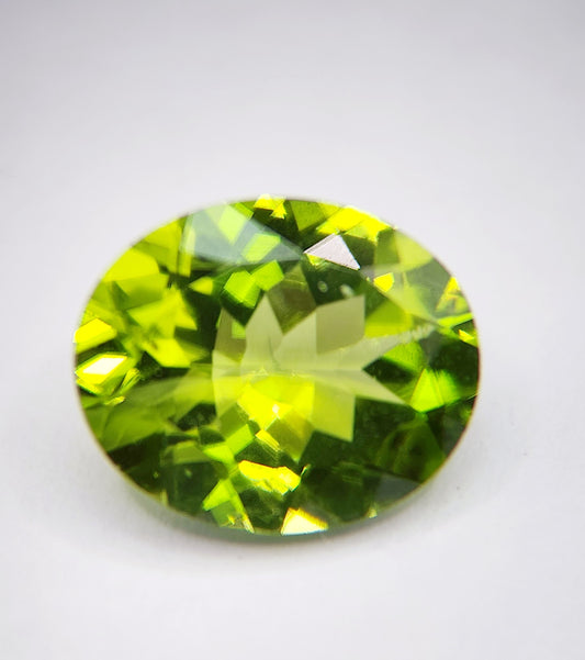 Peridot - Fine Step Cut | 3.74 Carat