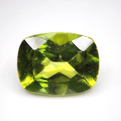 Peridot - Fine Step Cut | 2.04 Carat