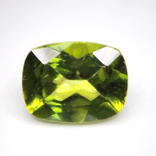 Peridot - Fine Step Cut | 2.04 Carat