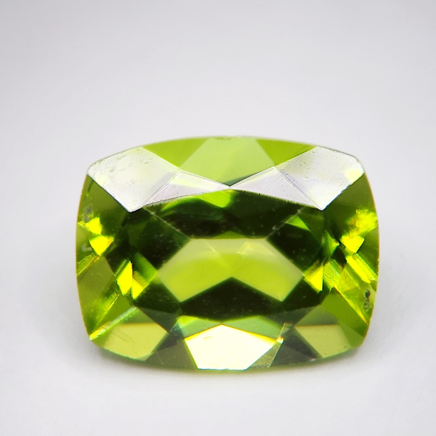 Peridot - Fine Step Cut | 2.24 Carat
