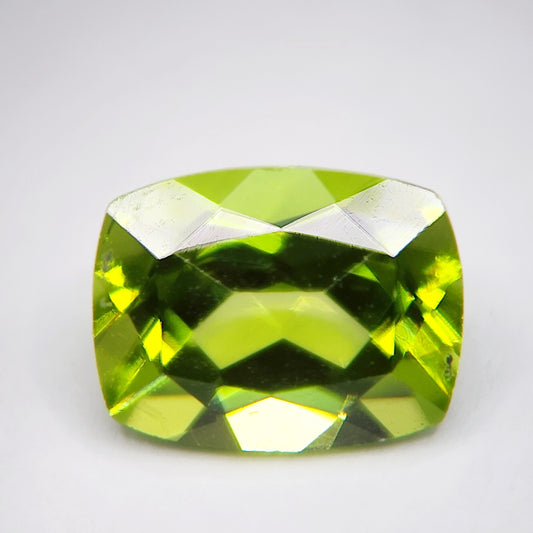 Peridot - Fine Step Cut | 2.24 Carat