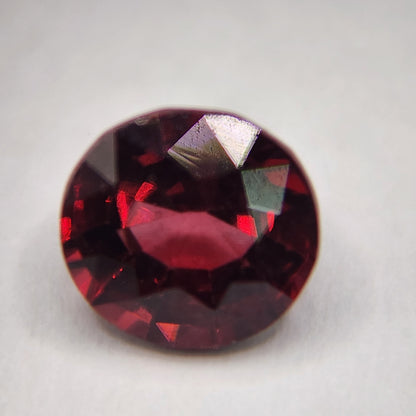 Garnet - Fine step Cut | 1.57 Carat