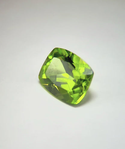 Peridot - Fine Step Cut | 2.24 Carat