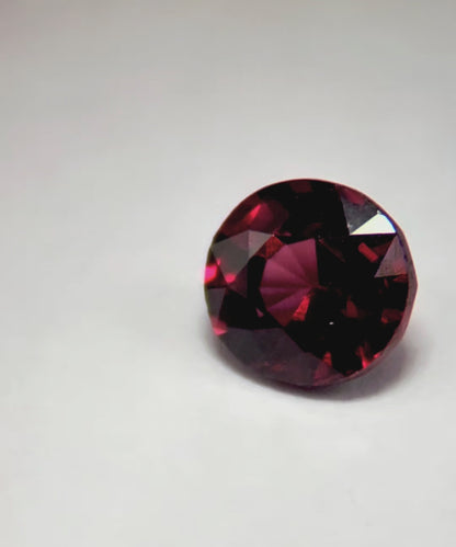 Garnet - Fine step Cut | 1.57 Carat
