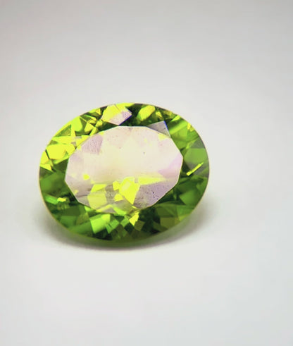 Peridot - Fine Step Cut | 3.74 Carat