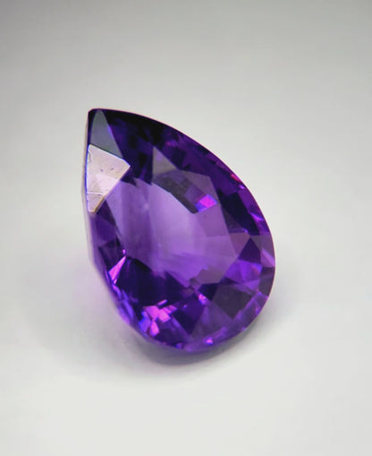 Amethyst - Fine step Cut | 4.93 Carat